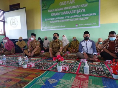 PERINGATAN MAULID NABI MUHAMMAD SAW DI SMAN 1 MAKARTI JAYA