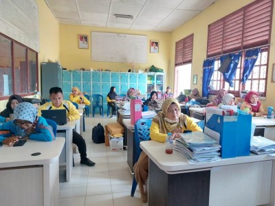 RAPAT KOPERASI SMAN 1 MAKARTI JAYA