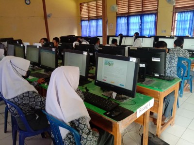 UPT SMAN 8 BANYUASIN GELAR SIMULASI AKM