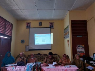 RAPAT KOPERASI SMAN 1 MAKARTI JAYA