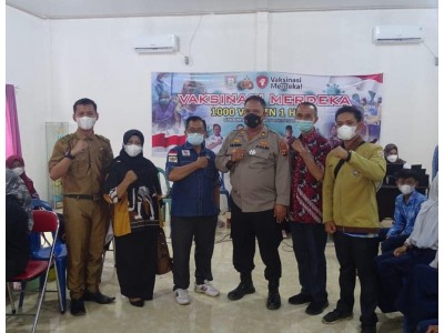 POLSEK MAKARTI JAYA VAKSINASI SISWA/I SMAN 1 MAKARTI JAYA