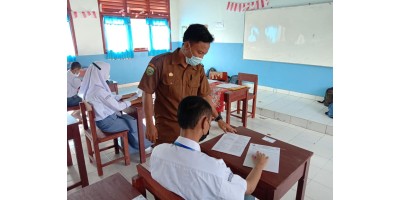 SMAN 1 MAKARTI JAYA MELAKSANAKAN PENILAIAN TENGAH SEMESTER (PTS) GANJIL SECARA TATAP MUKA