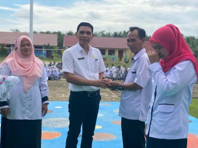 PERPISAHAN DEWAN GURU SMAN 1 MAKARTI JAYA