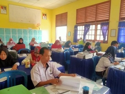 Rapat Dewan Guru dan Pegawai 