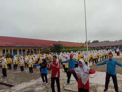 TINGKAT IMUN TUBUH, SMAN 1 MAKARTI JAYA LAKUKAN SENAM PAGI