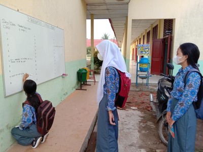 GERAKAN LITERASI BAHASA INGGRIS UPT SMAN 8 BANYUASIN 