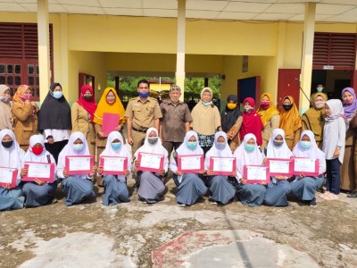 Pembagian Rapor MID Semester