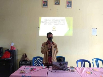 PELATIHAN MICROSOFT OFFICE KEPADA OSIS SMAN 1 MAKARTI JAYA