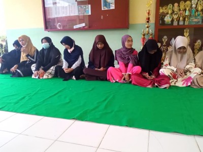UPT SMAN 8 BANYUASIN GELAR BUKA PUASA BERSAMA 