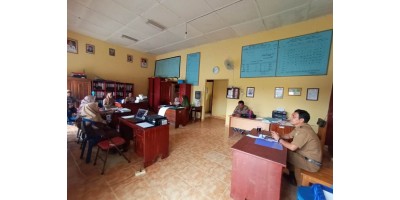 RAPAT GURU DAN PEGAWAI HONORER