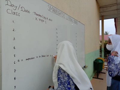 GERAKAN LITERASI BAHASA INGGRIS UPT SMAN 8 BANYUASIN 