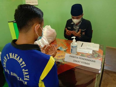 KEGIATAN ZAKAT FITRAH UPT SMAN 8 BANYUASIN 1442 H
