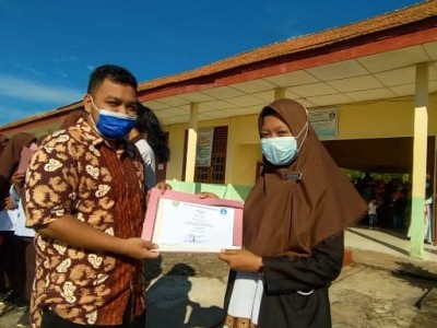 PEMBAGIAN HASIL BELAJAR SISWA UPT SMAN 8 BANYUASIN SEMESTER GENAP TA 2020/2021