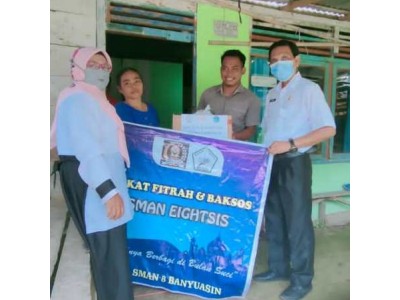 PENDISTRIBUSIAN ZAKAT FITRAH DAN BANSOS OLEH UPT SMAN 8 BANYUASIN
