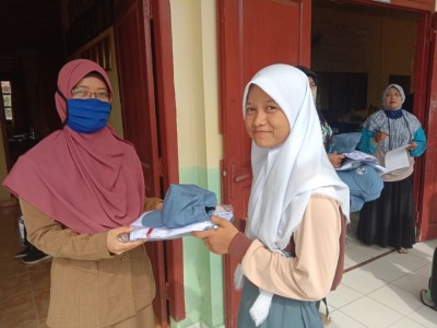 BANTUAN SERAGAM GRATIS