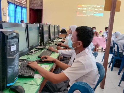 PELAKSANAAN ASESMEN NASIONAL BERBASIS KOMPUTER (ANBK) SMAN 1 MAKARTI JAYA TP. 2021/2022